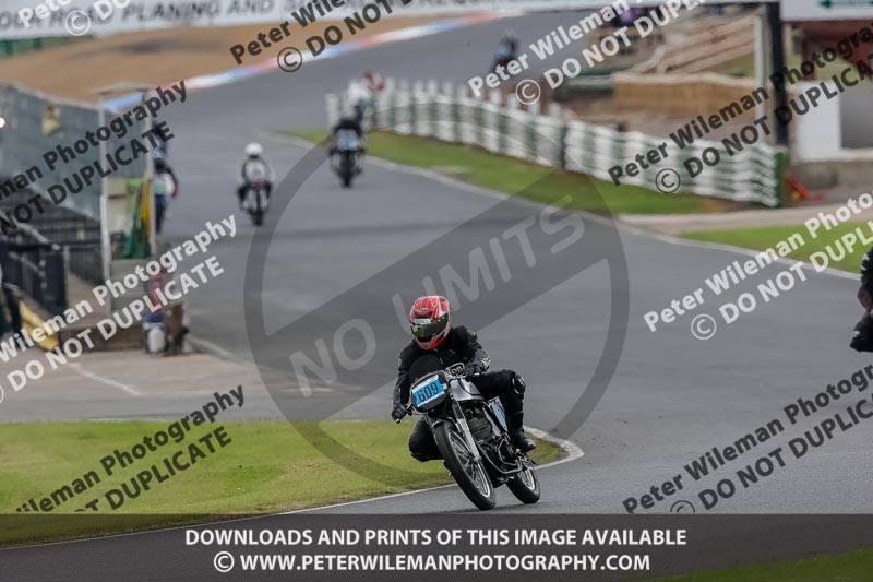 Vintage motorcycle club;eventdigitalimages;mallory park;mallory park trackday photographs;no limits trackdays;peter wileman photography;trackday digital images;trackday photos;vmcc festival 1000 bikes photographs
